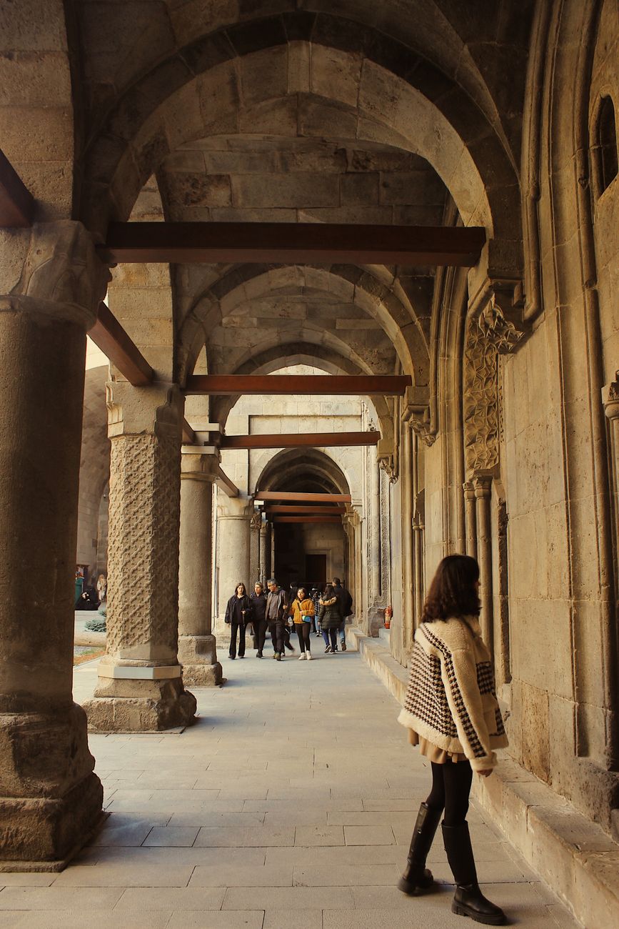 Cultural guide and historian